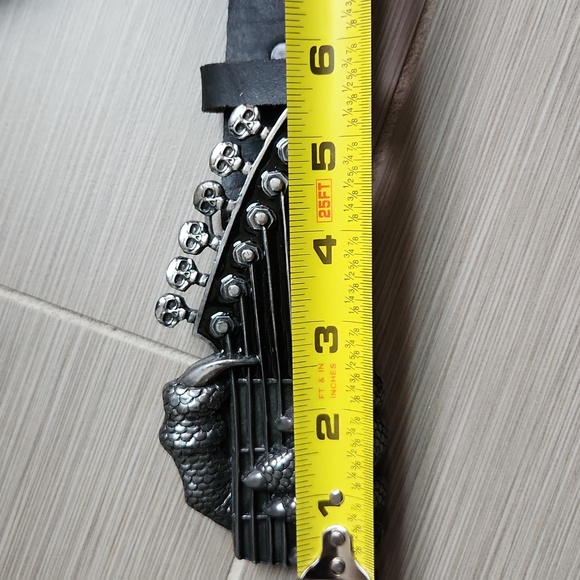 2006 Bergamot Guitar Skull and dragon Hand Belt Buckle - Picture 9 of 12